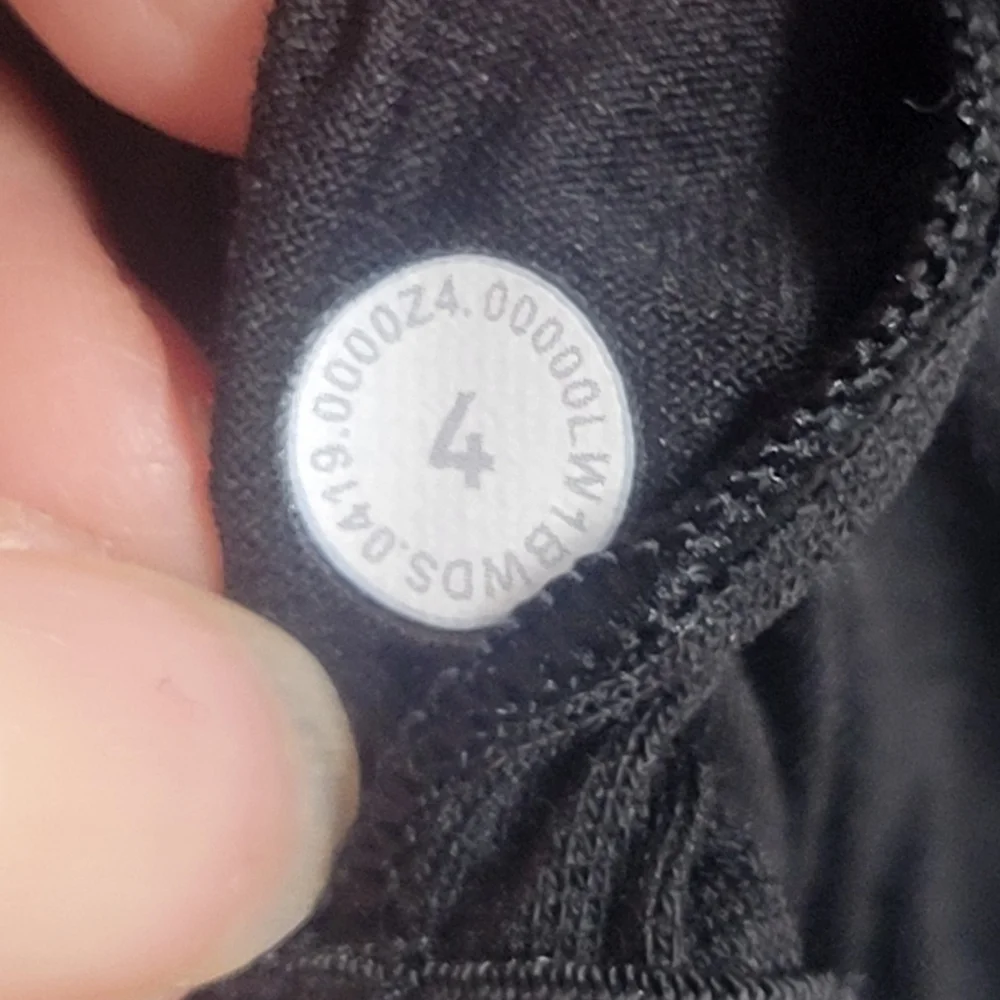 Lululemom Mastered Motion Cropped Tank Size 4.